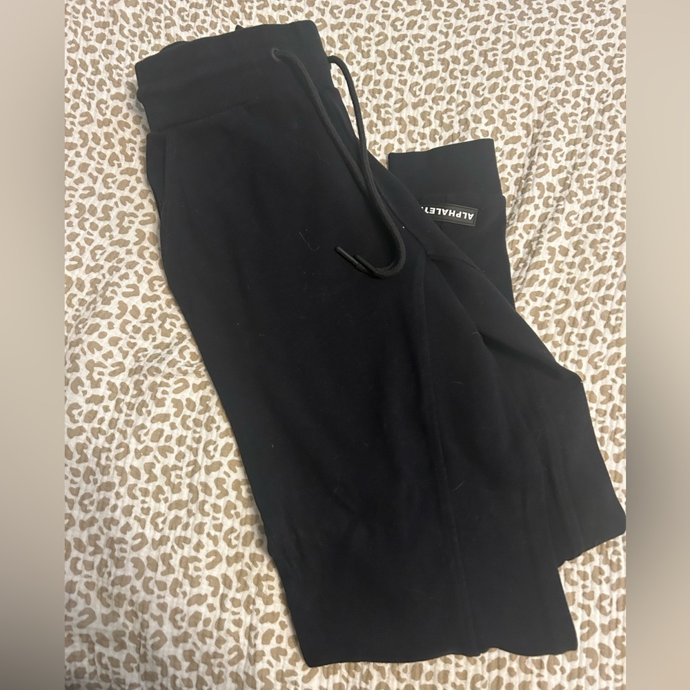 Alphalete sweatpants